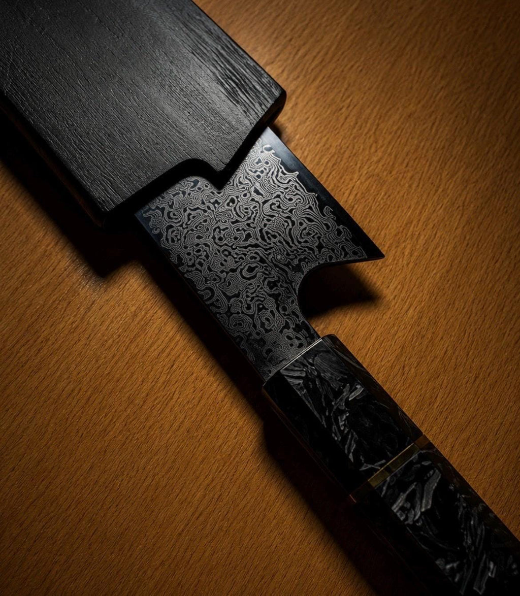 Nóż szefa kuchni Kiritsuke 8" z magnetyczną deską do krojenia Saya i akacjową – zestaw prezentowy z japońskim nożem damasceńskim i blokiem tnącym z akacji End Grain
